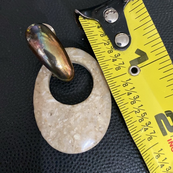 Vintage Acrylic Cream porcelain style & Gold Tone dangling Pierced earrings - Picture 5 of 7